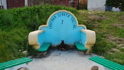 AVERTISMENTUL oamenilor de stiinta: NU mai beti apa din IZVOARELE SFINTITE!