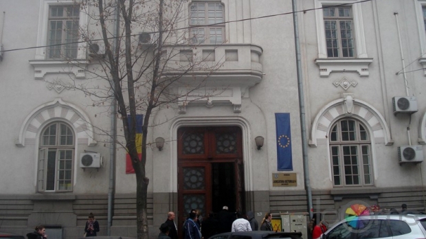 O sala de la Judecatoria Sectorului 4, EVACUATA! Un detinut a scos cutitul si ameninta ca se sinucide!
