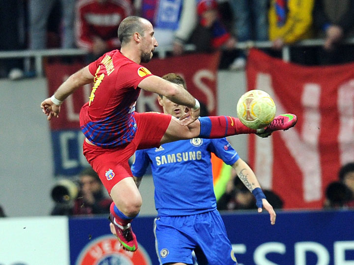 Steaua isi scoate vedetele pe taraba