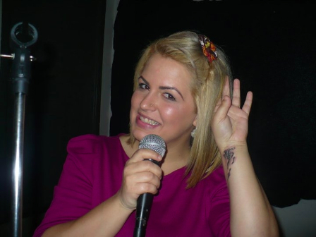O tanara cantareata l-a vrajit pe Cheloo cu vocea si talentul ei (VIDEO)