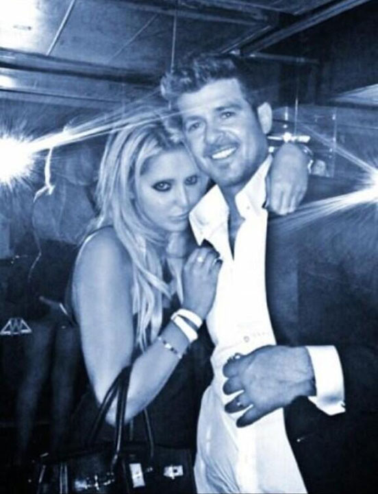 pipaita de robin thicke_1 - Ziarul National