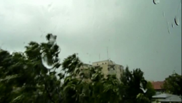 Cod galben de fenomene meteo extreme pentru Bucuresti si alte judete