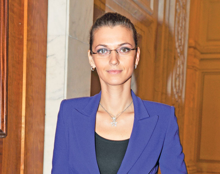ALINA GORGHIU-FANE (1) - Ziarul National