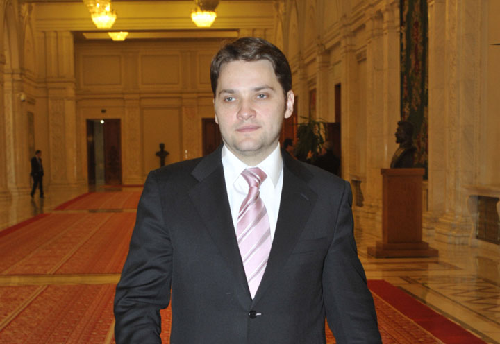 DAN SOVA-FANE (1) - Ziarul National
