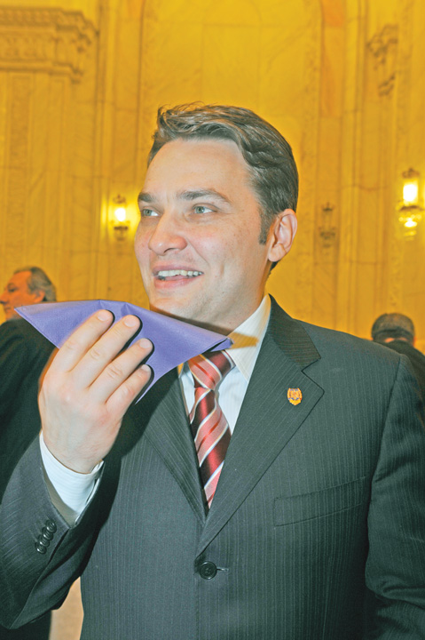 DAN SOVA-FANE (8) - Ziarul National