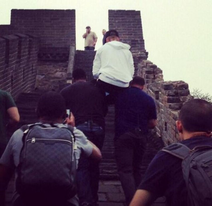 Justin-Bieber la marele zid - Ziarul National