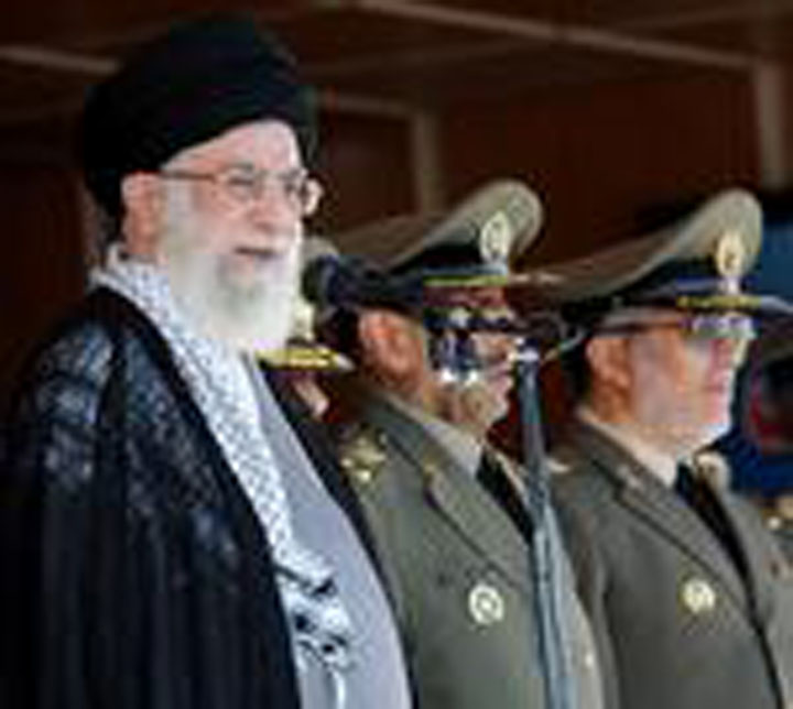 Khamenei_visit_5.10.13 - Ziarul National