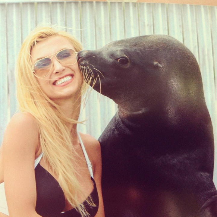 Andreea Balan, topita de dragul lui. Fanii au fost uimiti cand au vazut cine o pupa!