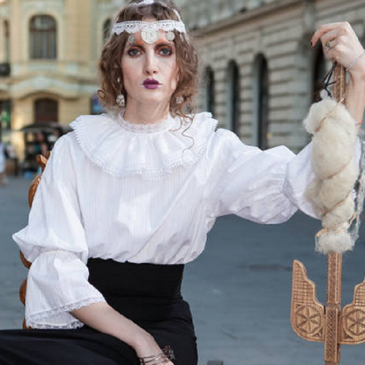 Iulia Albu, aproape dezbracata la un eveniment! Tinuta ei a atras toate privirile!