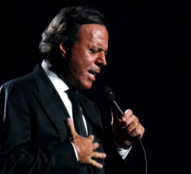 Julio Iglesias, SURPRIZA URIASA pentru publicul din Romania!