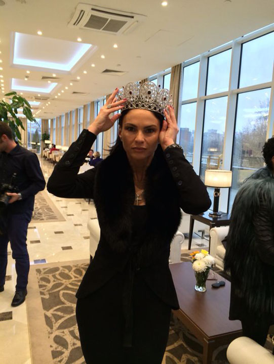 Ramona Badescu si tiara castigatoarei - Ziarul National