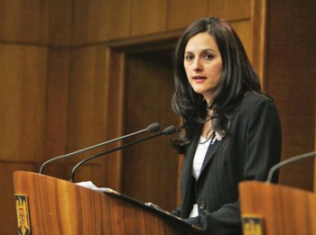 alina-bica - Ziarul National