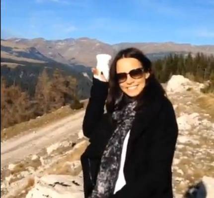 Andreea Raicu, cu mana in gips! Vedeta este optimista dupa operatie!