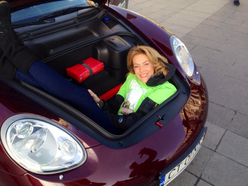 Roxana Ciuhulescu, bagata in portbagajul unei masini