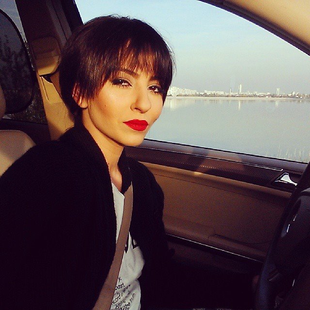 Giulia continua sa surprinda cand e vorba de tunsori! Cum ti se pare noul look?