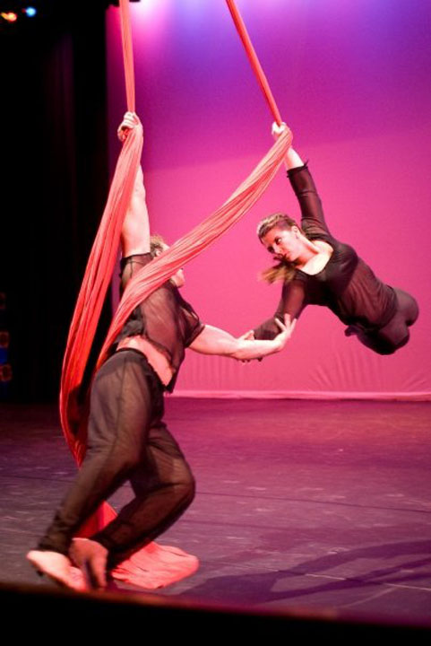 jen acrobatii 2 - Ziarul National