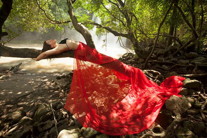 jen model - Ziarul National