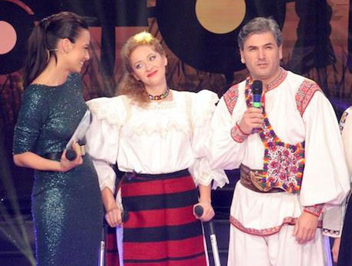 Desi in carje, a castigat “Mi-s de la tara”!