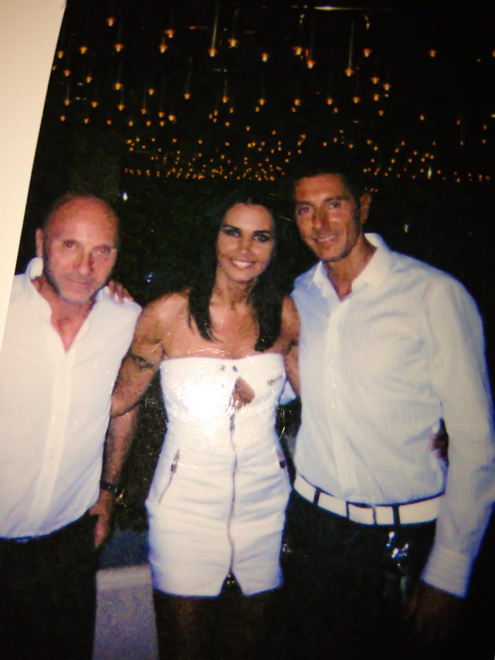 Oana Zavoranu, sexy si rea! Cum s-a imbracat vedeta cand s-a intalnit cu designerii Dolce&Gabbana!