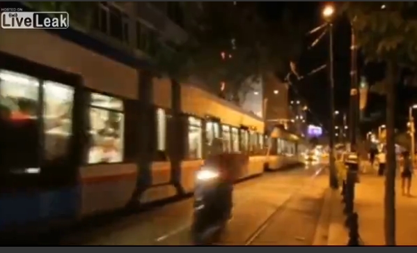 Ce e in neregula in imaginile astea? (VIDEO)
