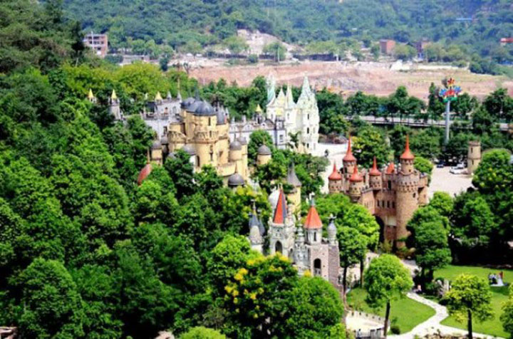 6 castele europene celebre, clonate intr-o curte din China
