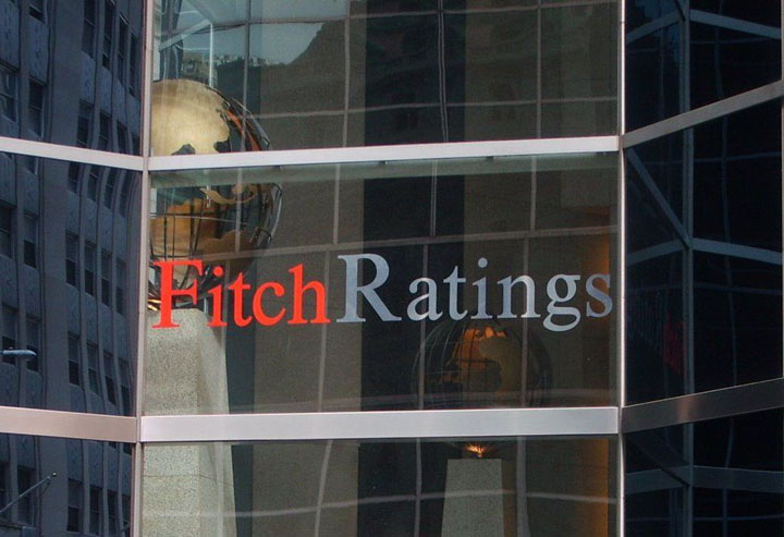 Instabilitatea politică lovește în economie. Agenția de rating Fitch schimbă perspectiva României de la „stabilă” la „negativă”