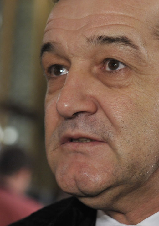 Gigi spera sa iasa din inchisoare de Craciun