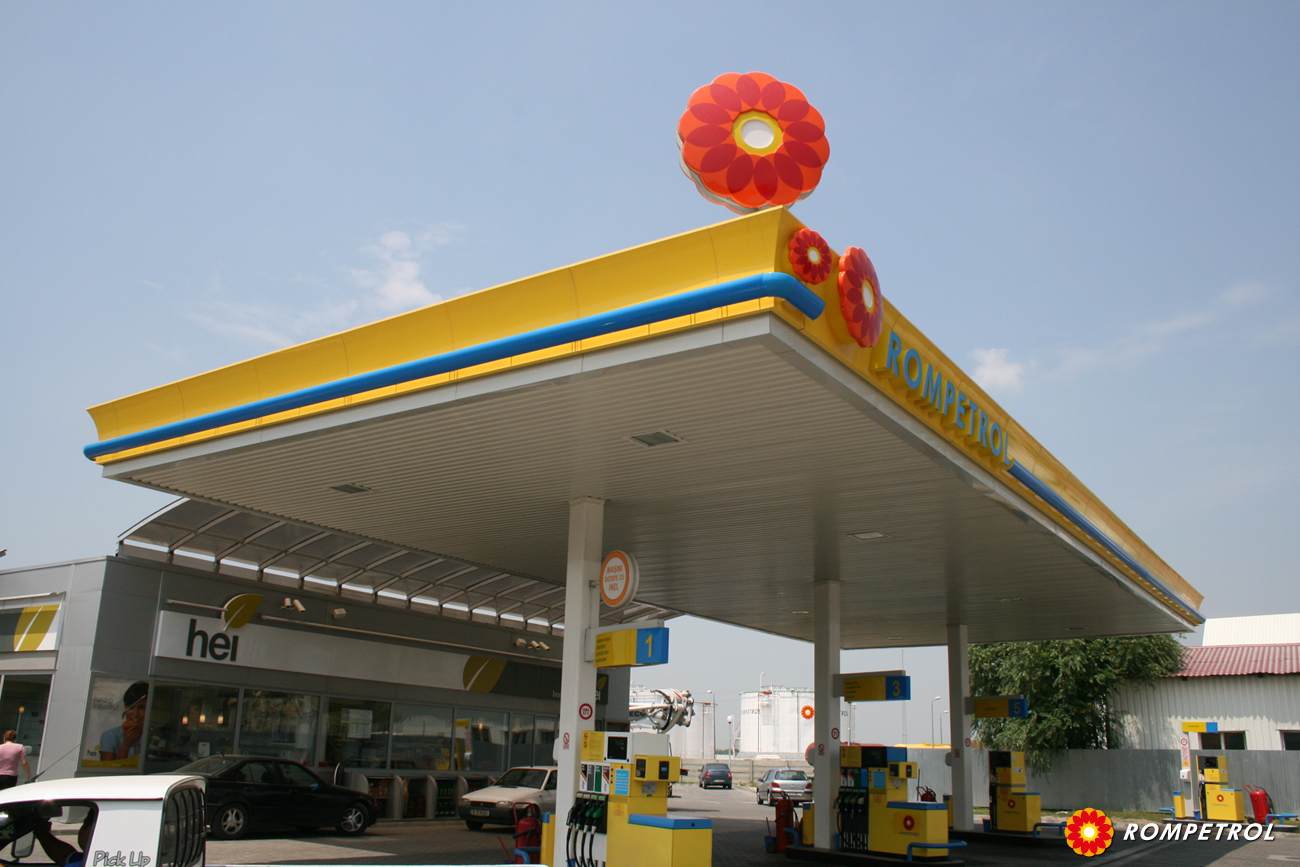 Benzina si motorina se scumpesc  cu 10 bani/litru, din  cauza inflatiei