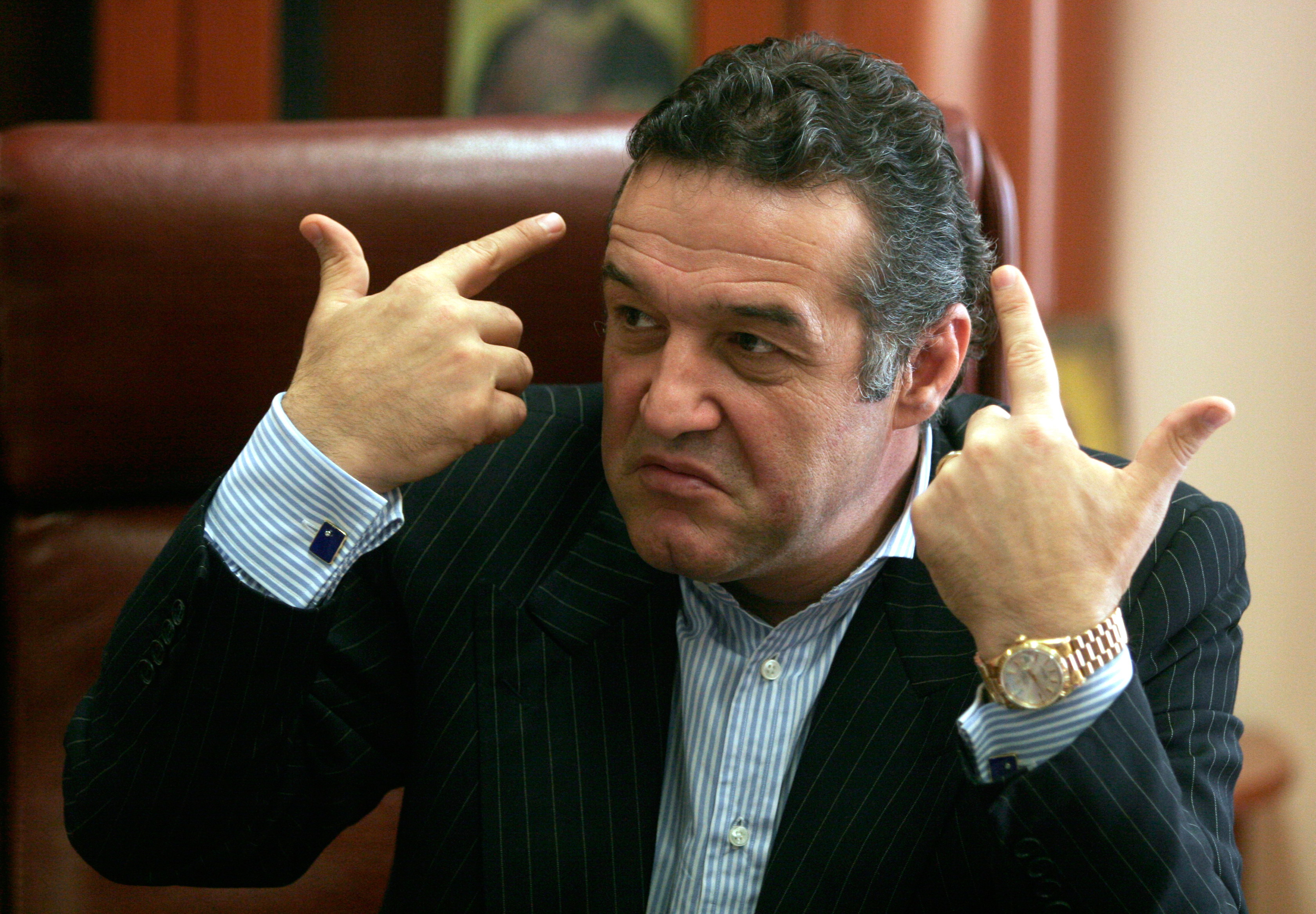 Diana Bisinicu, 10 000 de euro, ca sa-i cante lui Gigi Becali dupa gratii!