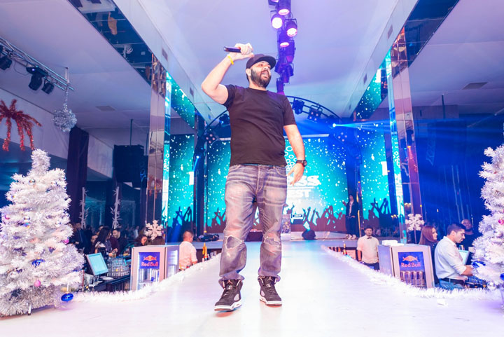 Grasu XXL, asaltat de fane in club
