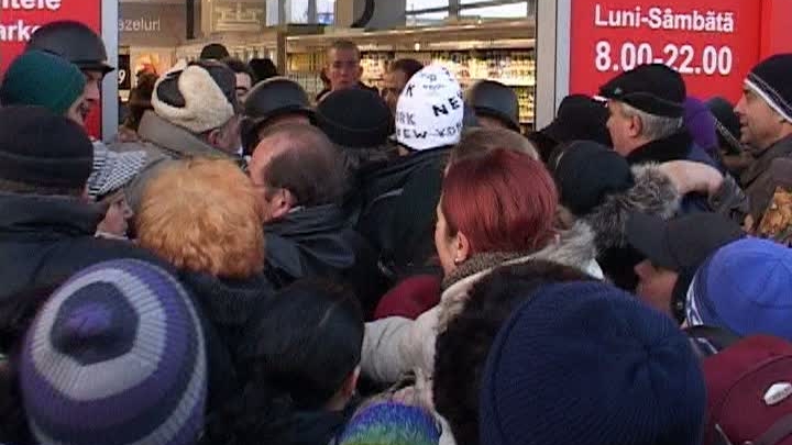 TRAGEDIE in Capitala, in ajunul Craciunului: Un barbat A MURIT  in timp ce se afla la cumpraturi!