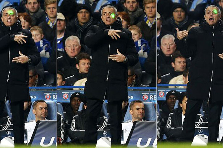Ala mic, care-i baga laserul in ochi lui Mourinho, era roman!