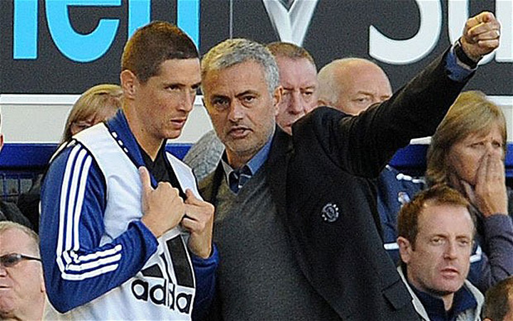 Furtuna pe „Stamford Bridge”: Mourinho da afara jumatate de echipa!