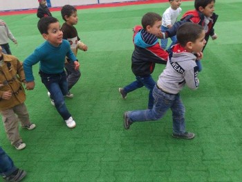 pe terenul de sport, din nou la joaca - Ziarul National