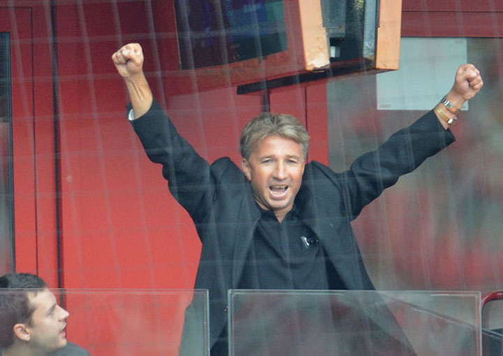 Rusii de la Dinamo Moscova il ingroapa in bani pe Dan Petrescu: Patru milioane de euro pe an ca sa uite de Anglia!