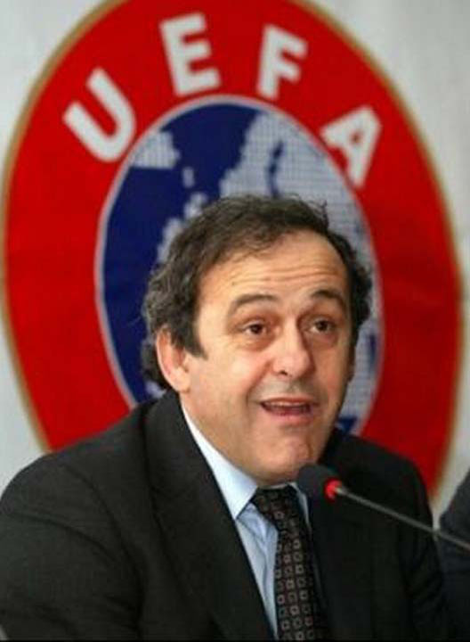 Platini vrea eliminari de 10 minute in locul cartonaselor galbene
