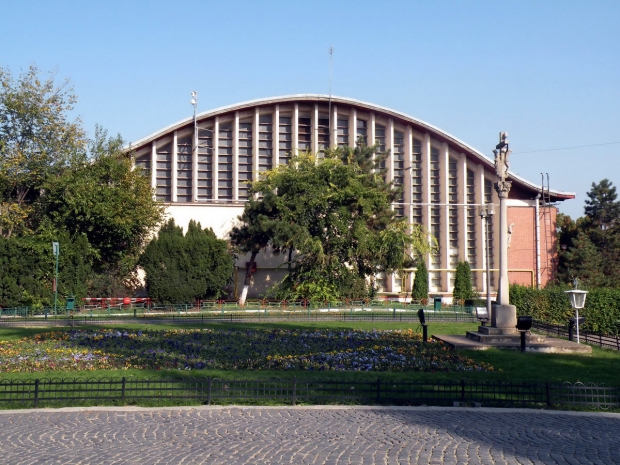 Pavilionul H va fi transformat in carciuma