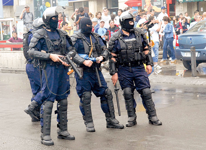 JANDARMI POLITIE-FANE (5) - Ziarul National