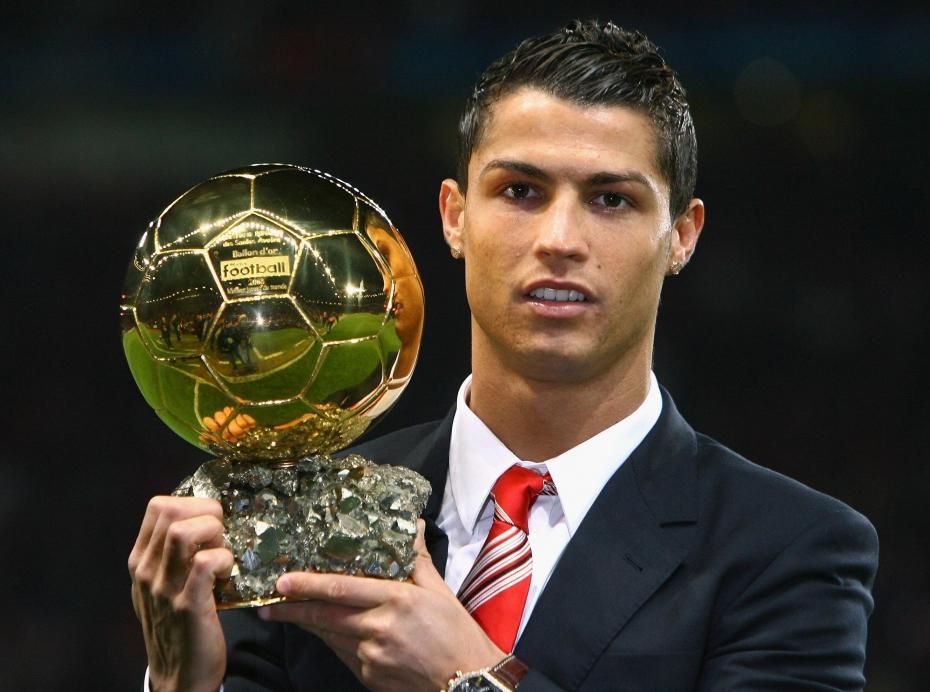 Cristiano Ronaldo a castigat Balonul de Aur