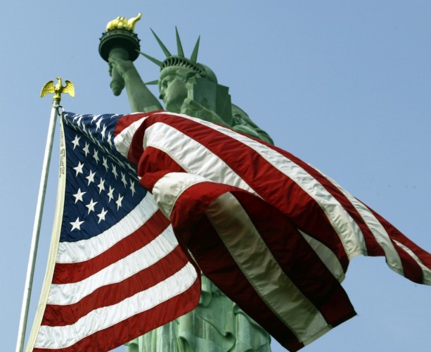 The American flag flies in front of the - Ziarul National