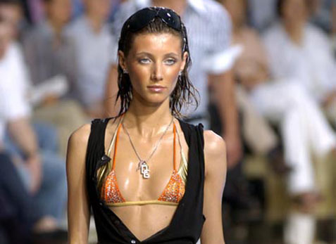 Modelul Andreea Stancu, la loc de cinste in topul modelelor piele si os