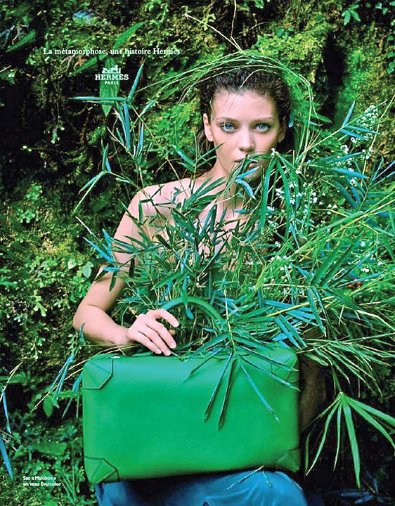 Supermodelul Diana Moldovan a devenit imaginea Hermes