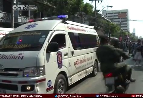 Explozii in timpul unei manifestatii antiguvernamentale in Thailanda: Zeci de raniti (VIDEO)