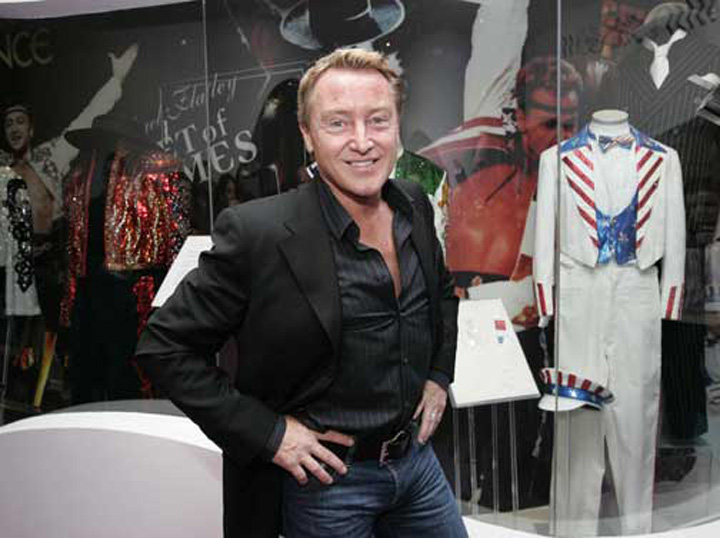 Costumele lui Michael Flatley au ajuns la muzeu