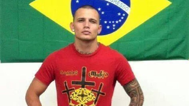 Patru hoti au facut greseala vietii lor. Au vrut sa sparga casa unui luptator de MMA!