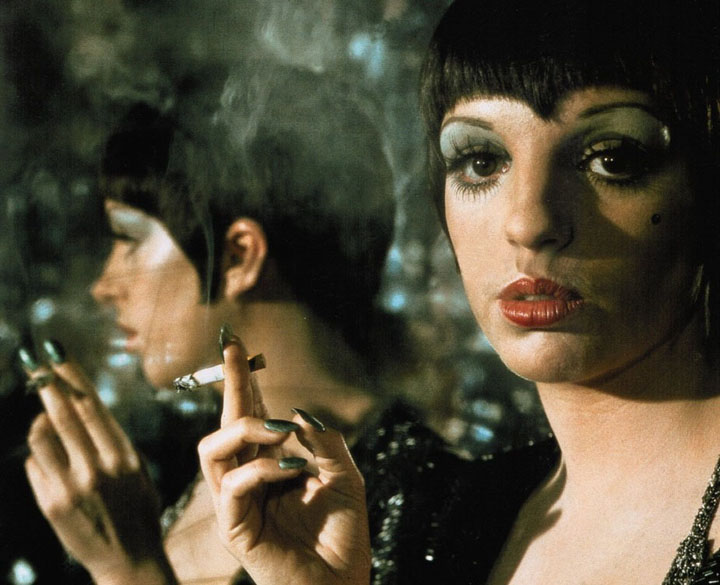 Liza Minnelli isi doneaza Oscarul