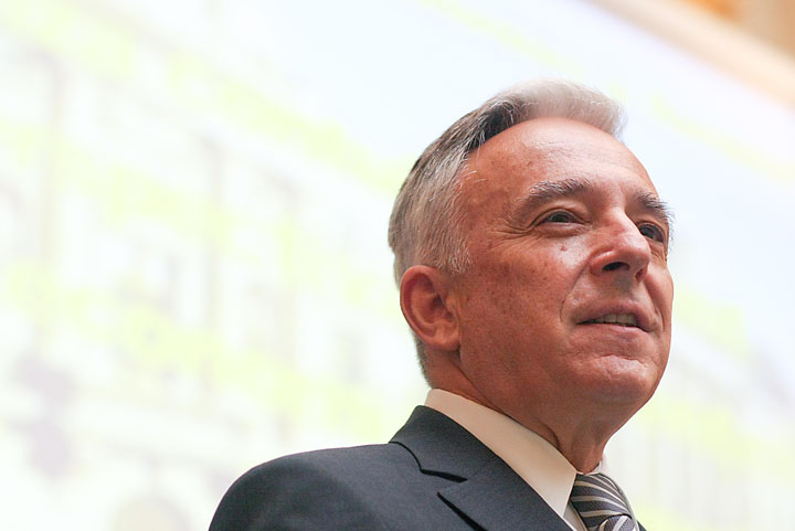 Isarescu nu a avut dreptate! Leul se depreciaza in continuare!