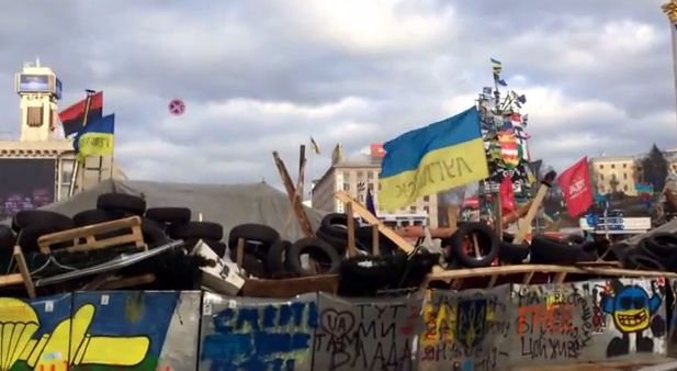(LIVE VIDEO) Protest de amploare la KIEV: Zeci de mii de oameni au iesit in strada