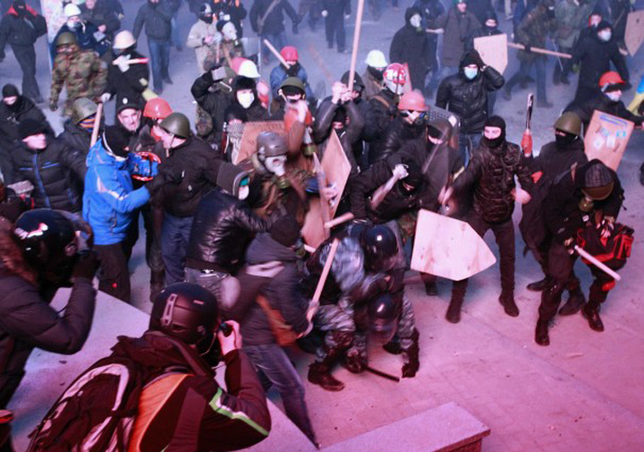 Noi ciocniri la Kiev, dupa o noapte de violente