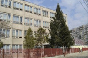 Scene revoltatoare langa o scoala din Capitala: S-a dezbracat in fata unor copii!